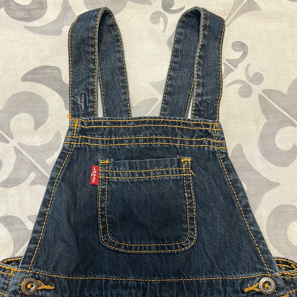 Nike/Levi’s shorts bundle - Picture 4 of 10